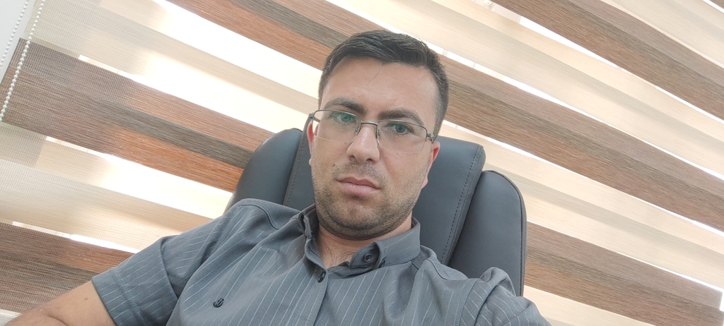 علي 
